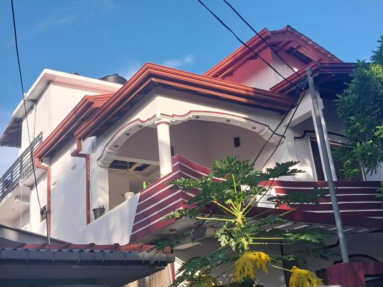 Javi Holiday Home Trincomalee Exteriör bild